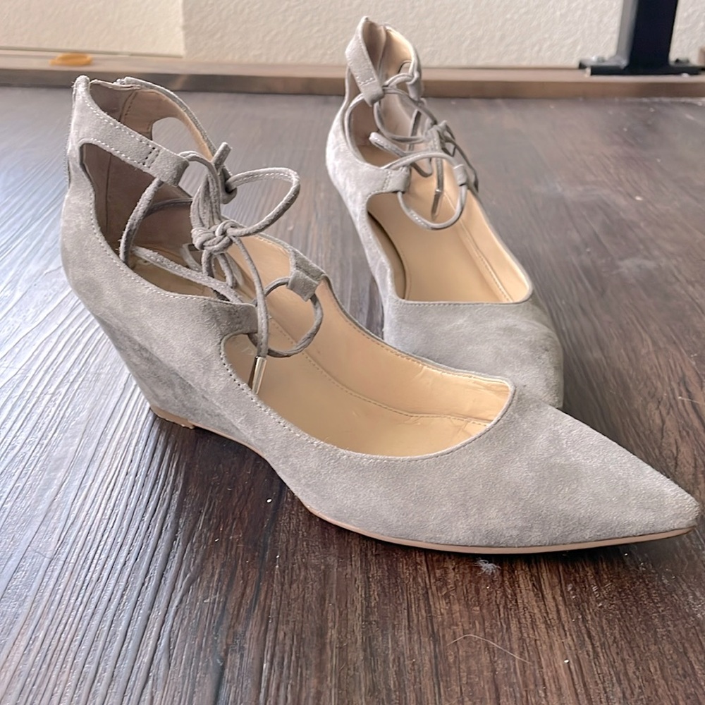 Suede light Grey wedge lace up